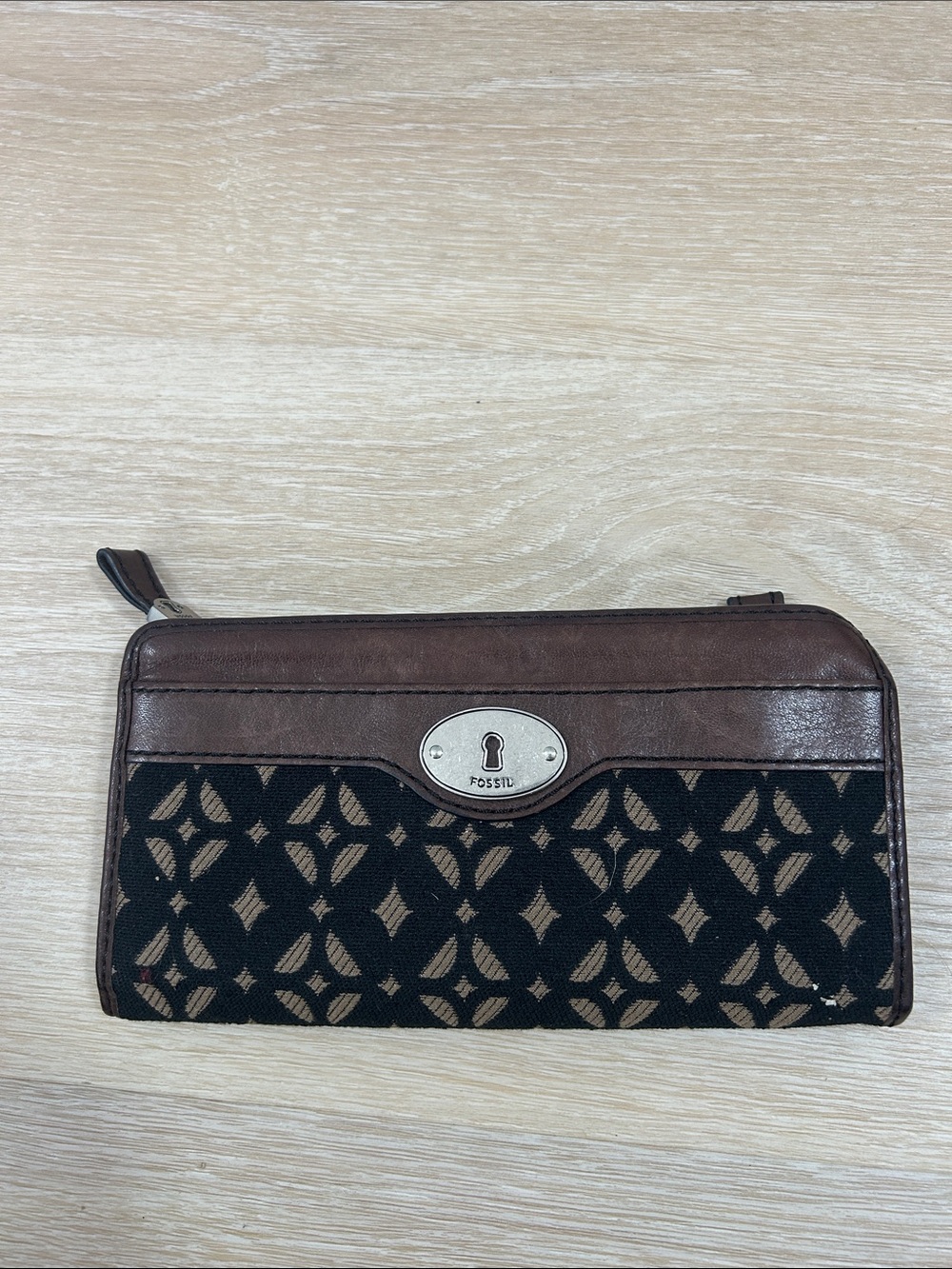 Fossil Black and Brown Patterned Zip-Around Wallet